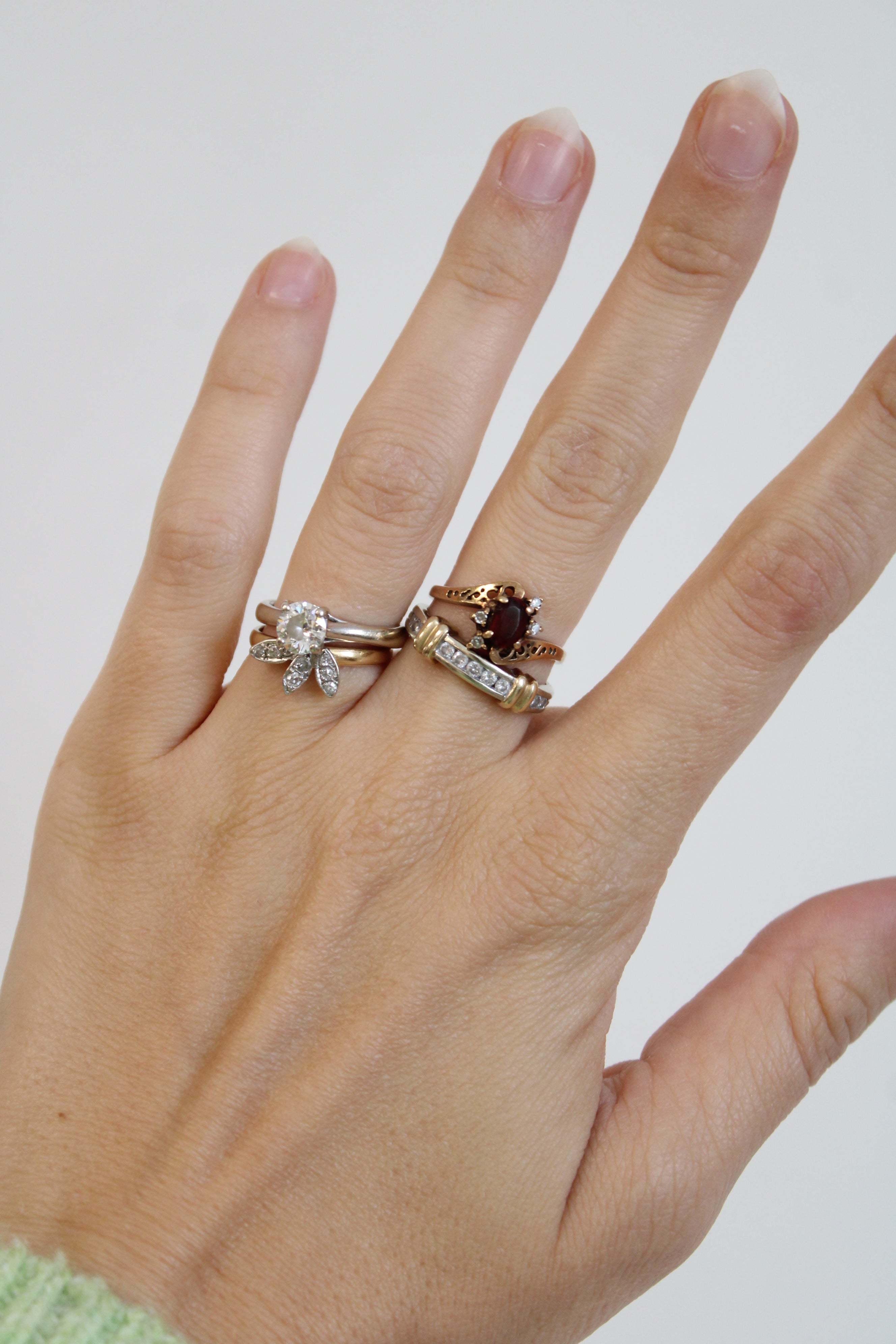 Oval Garnet Vintage Diamond Accent 10KT Yellow Gold Ring | Size 5