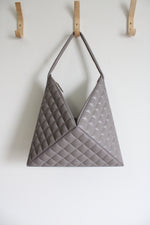 Mlouye Gray Geometric Flex Fold Out Quilted Purse