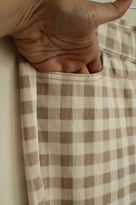 Isaac Mizrahi Tan and White Checkered Stretch Pants | 8P