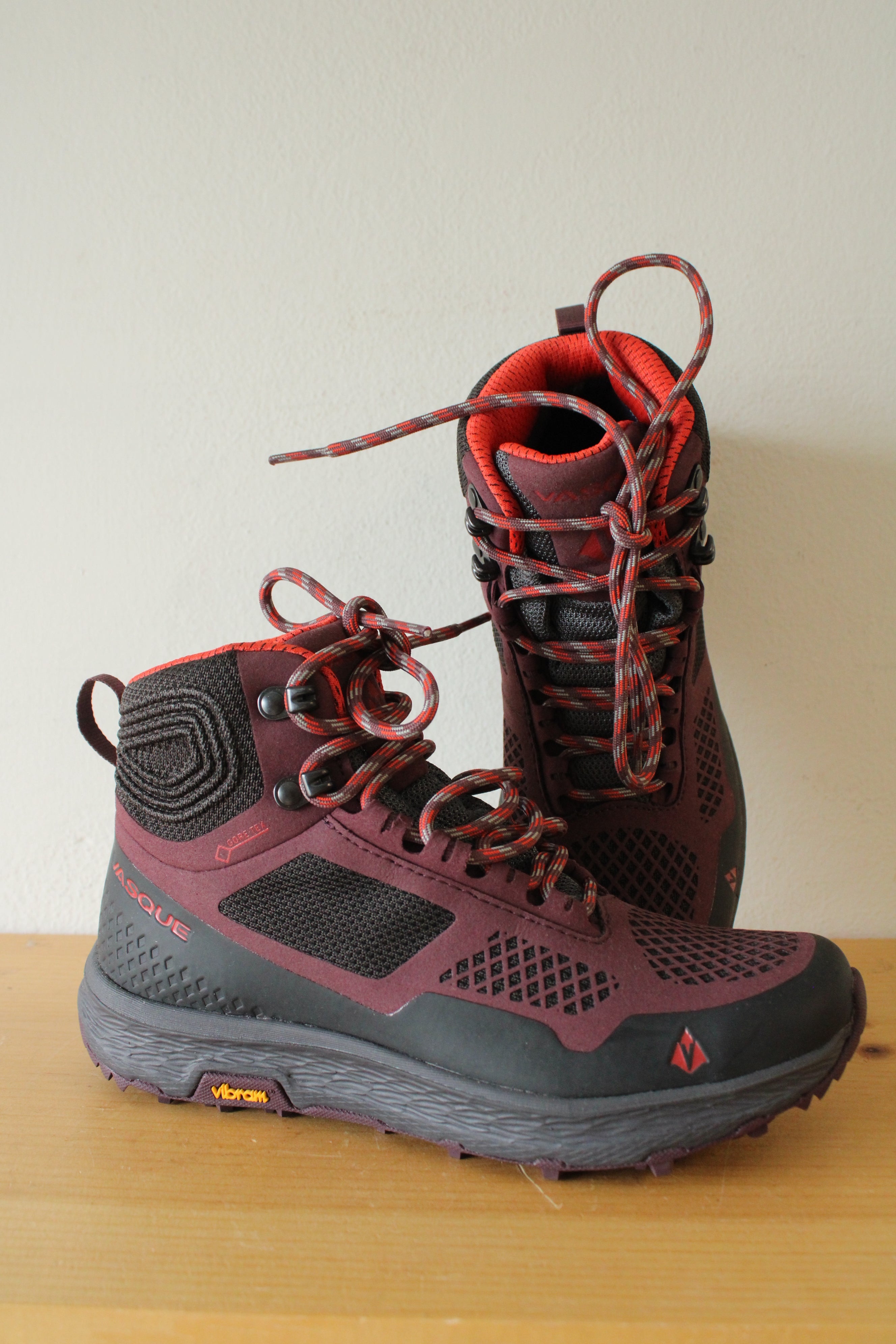 Vasque Breeze LT GTX Hiking Boots Amazon.com: Vasque Men main image 2