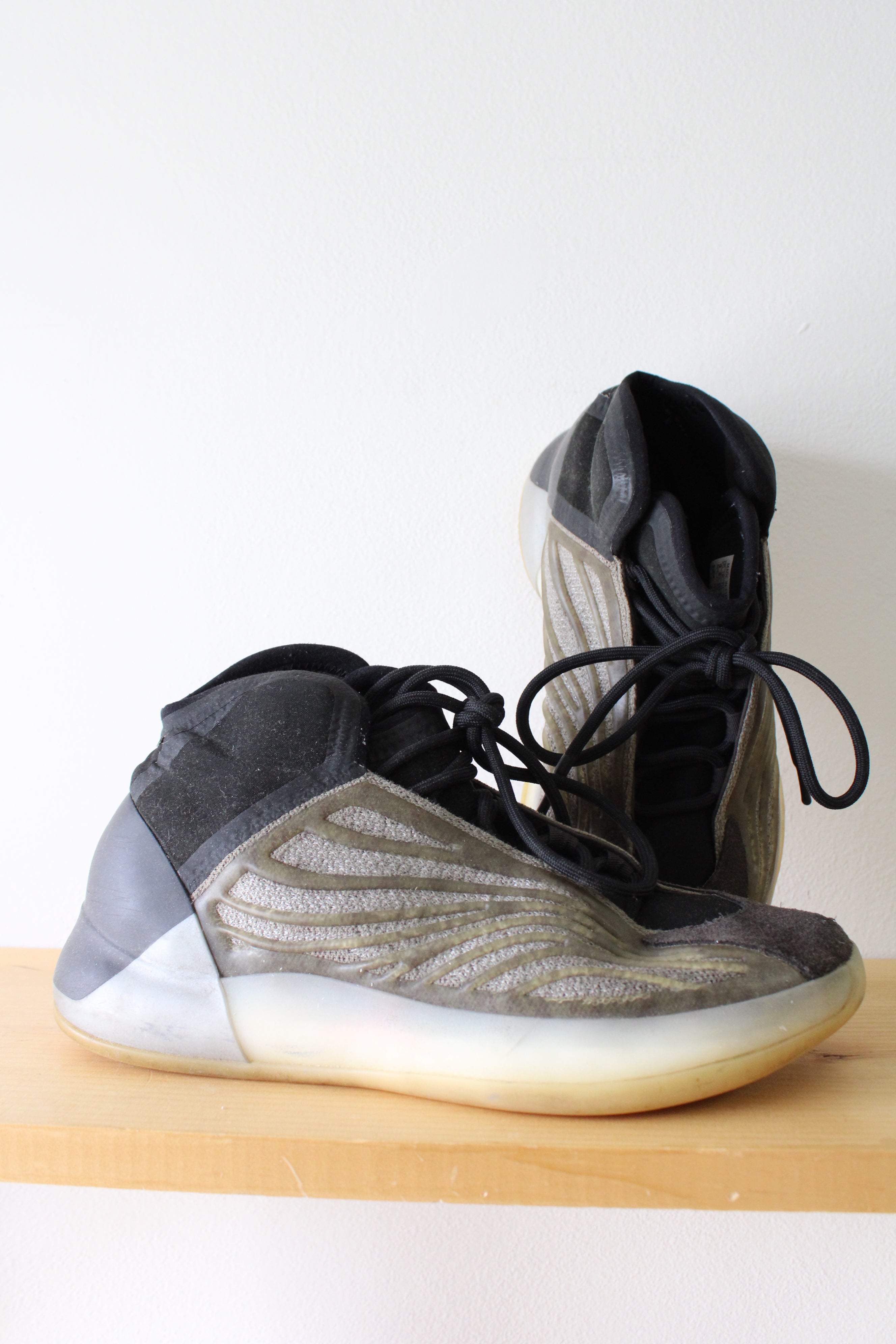 On Feet Yeezy Barium Sizing Adidas Yeezy QNTM Barium Gray Black