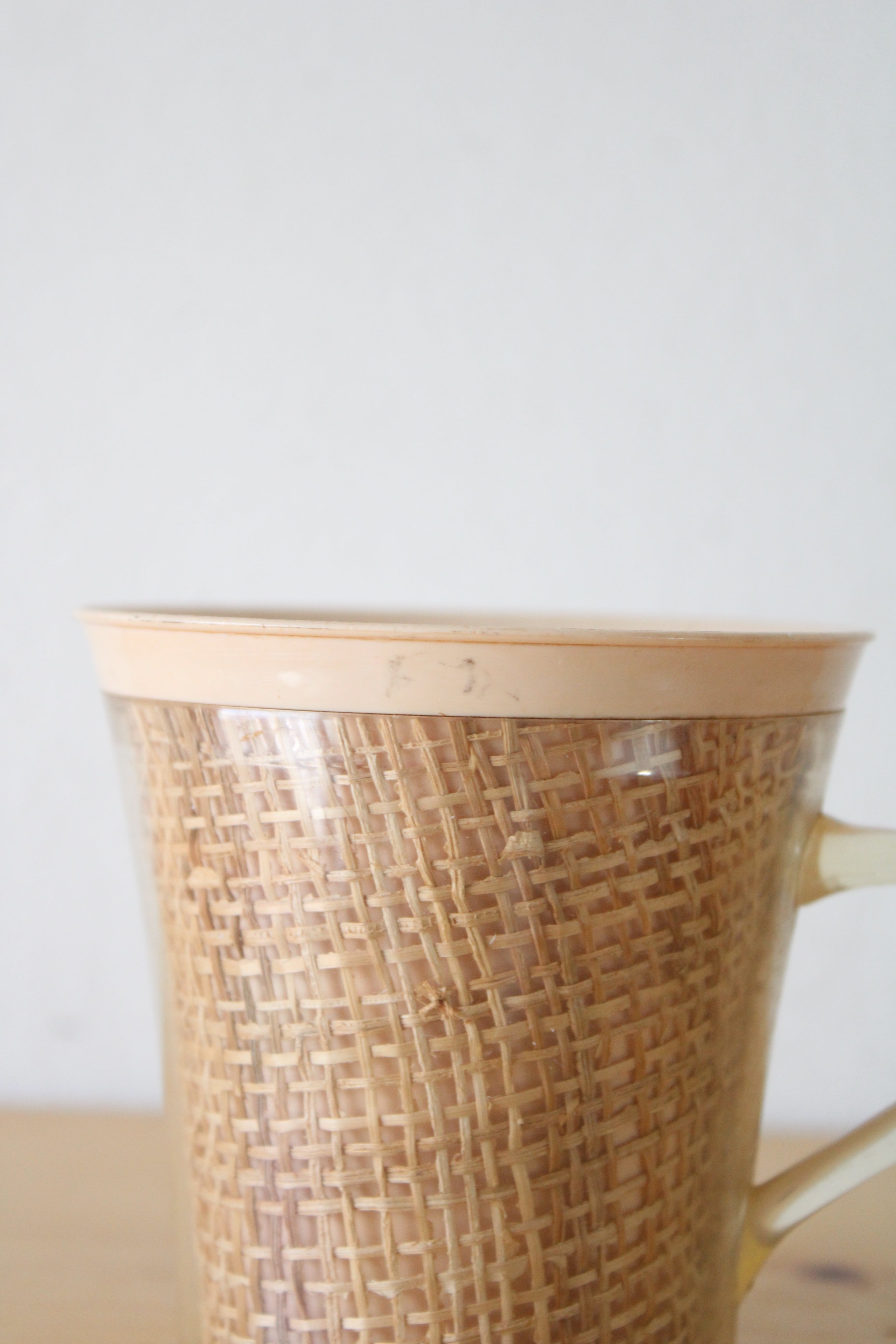 Raffia Ware Burlap Woven Plastic Mug