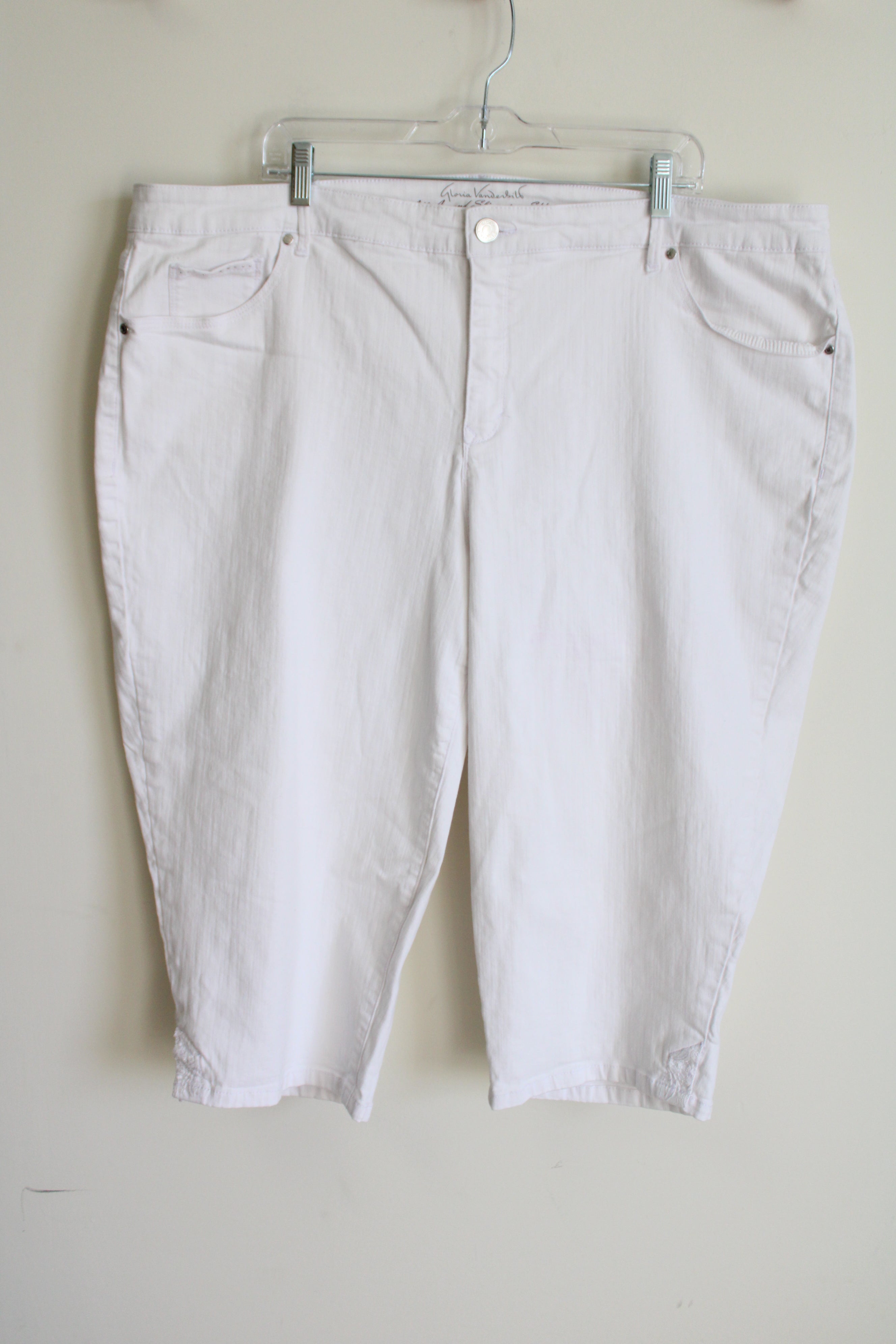 Gloria Vanderbilt White Denim Capri | 24W
