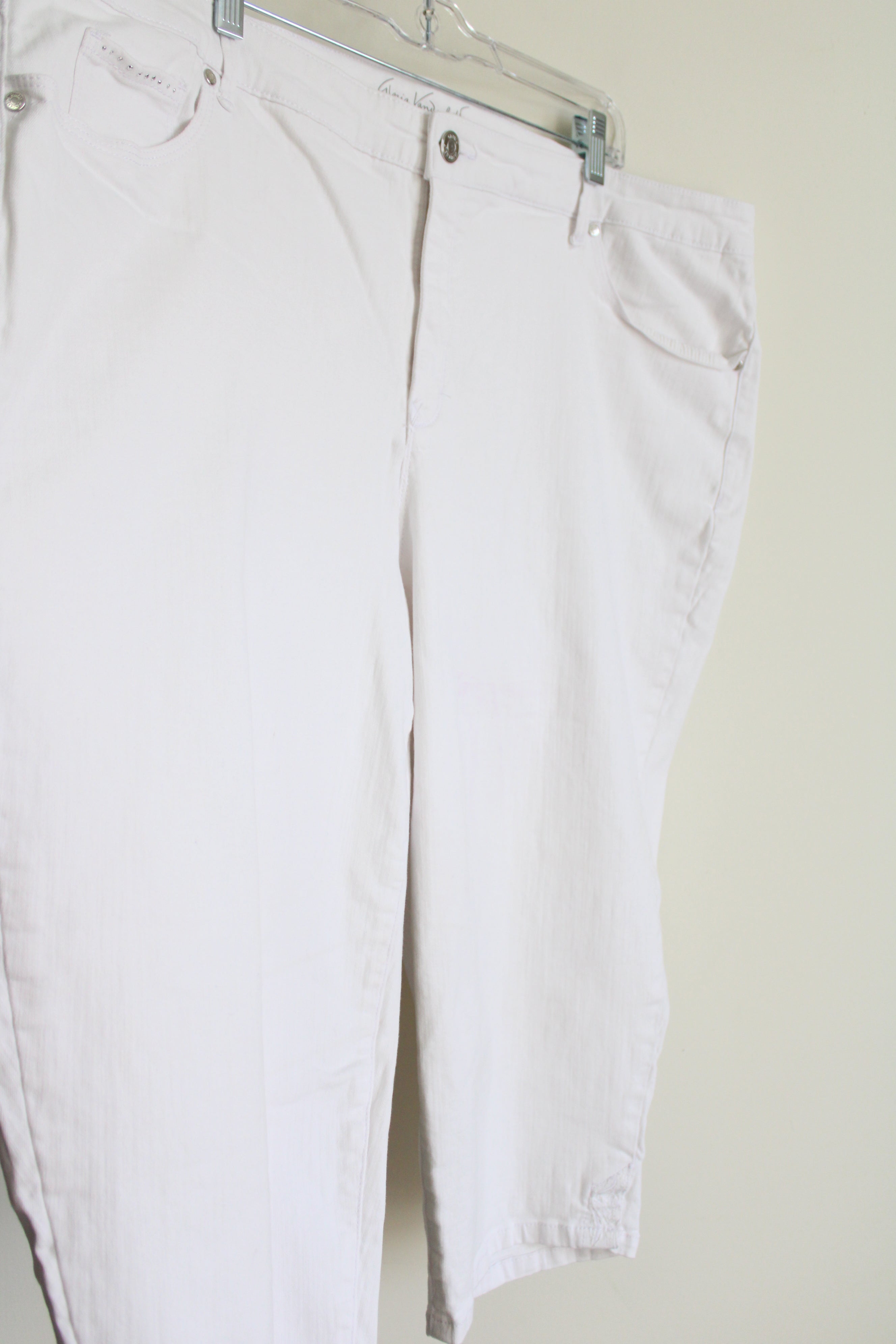 Gloria Vanderbilt White Denim Capri | 24W