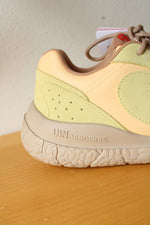 NEW Uin Impala Yellow Bardenas | Size 8