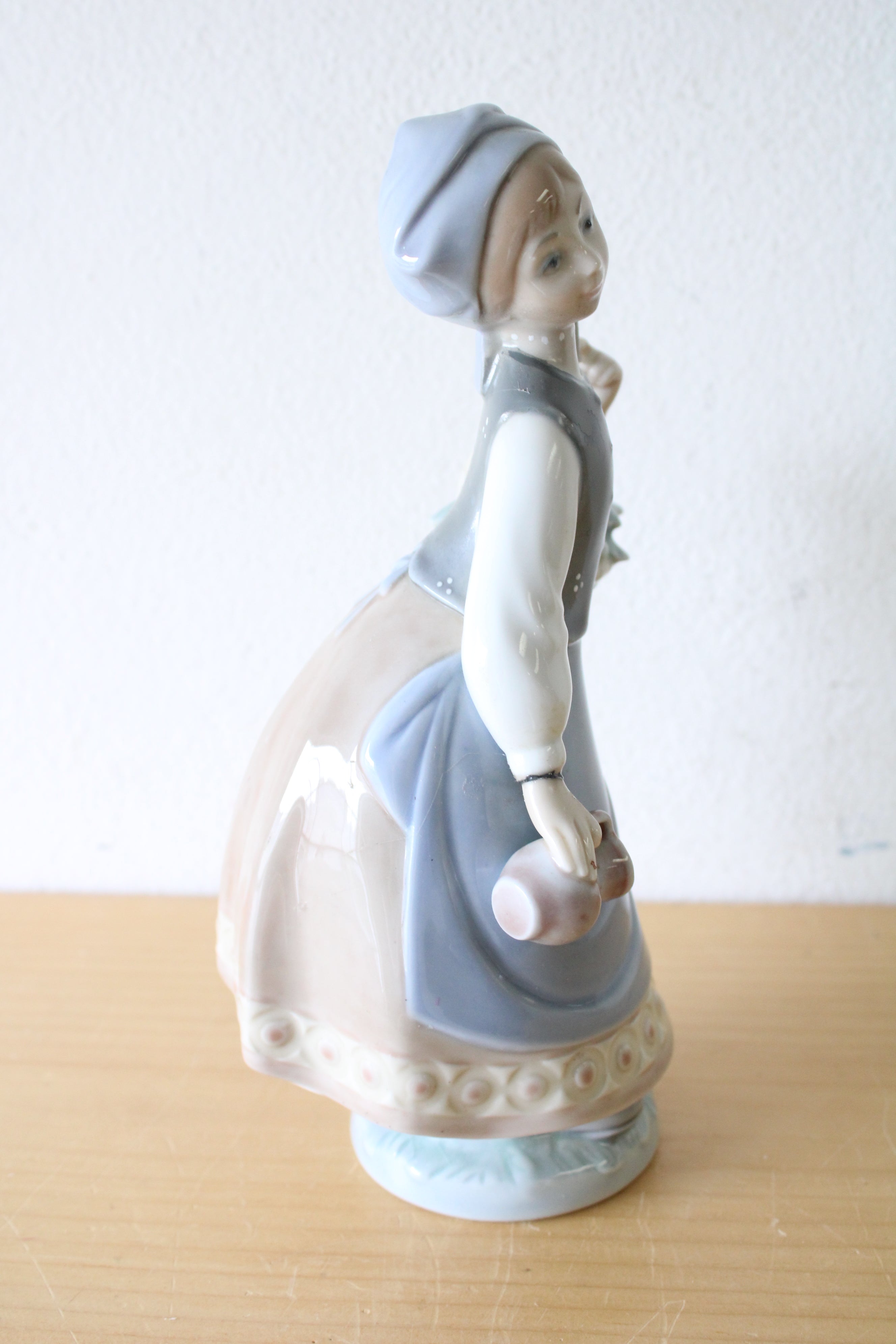 Lladro Porcelain Woman With Scarf & Basket Figurine