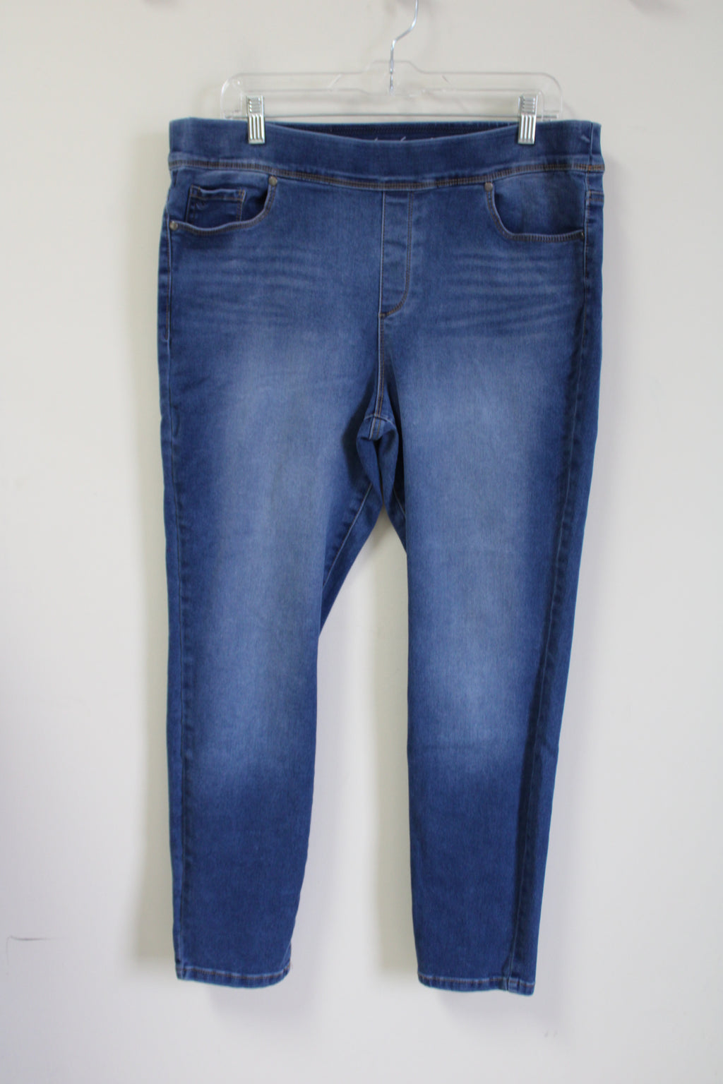 Gloria Vanderbilt Avery All-Around Slimming Effect Jeans | 16