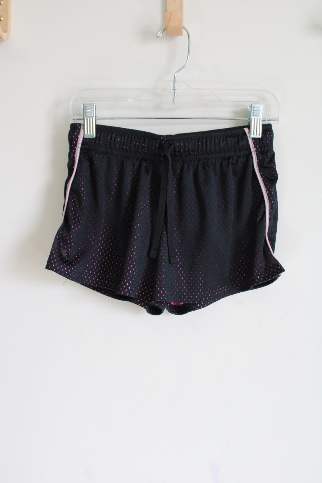 Under Armour Loose Fit Black & Pink Shorts | Youth M (10/12)