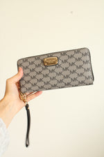 Michael Kors Jet Set Logo Continental Wallet
