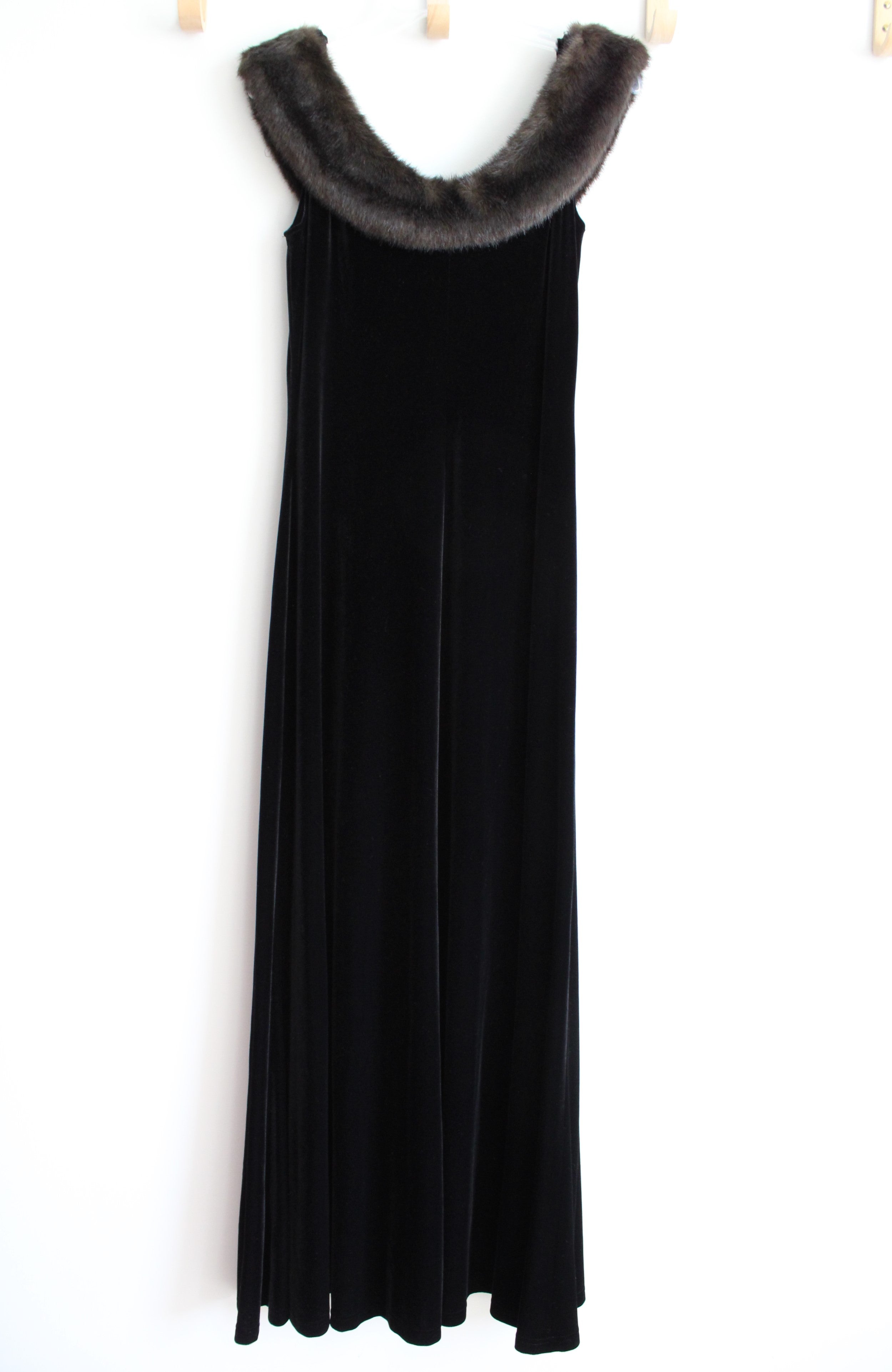 long black dress with fur trim Clothing : Midi Dresses : 'Raine' Black Faux Fur Trim Dress