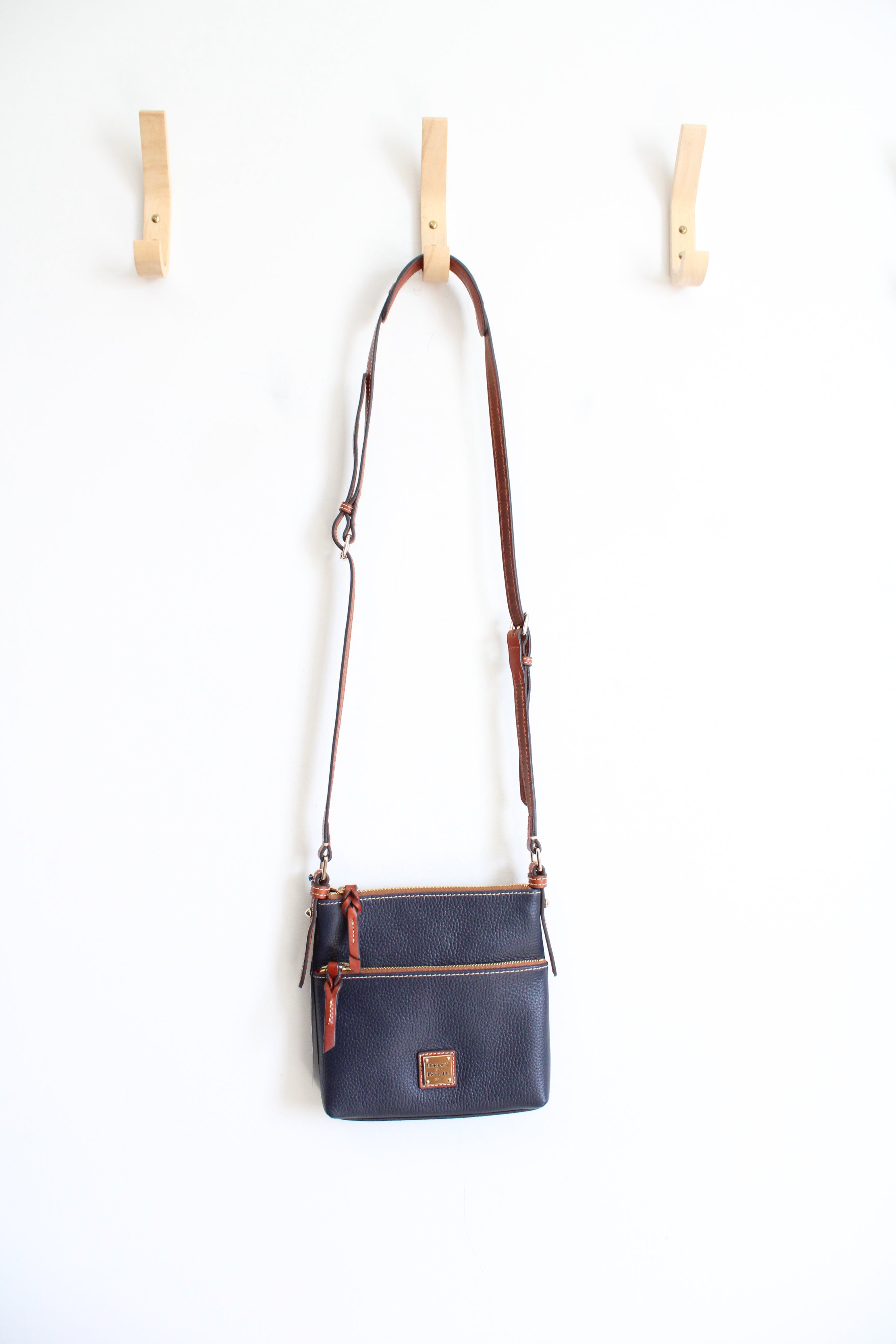 Dooney & Bourke Women's Pebble Grain Letter Leather Carrier Bag in Dusty Blue