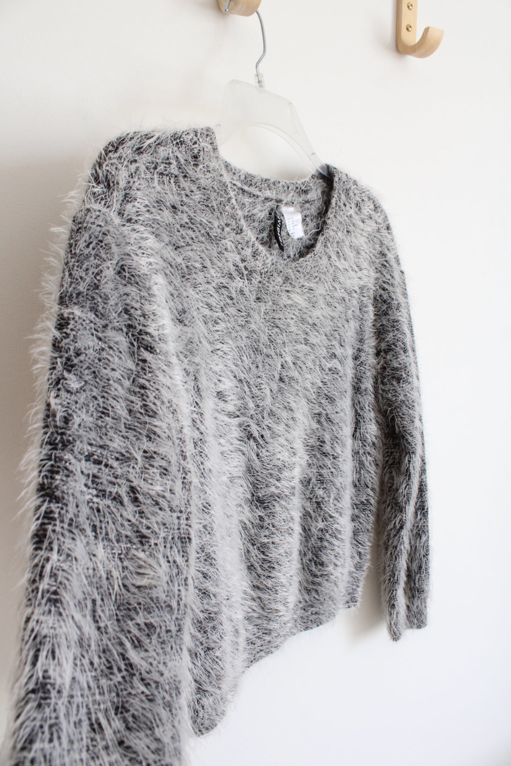 H&M Divided Fuzzy Gray Sweater | XS