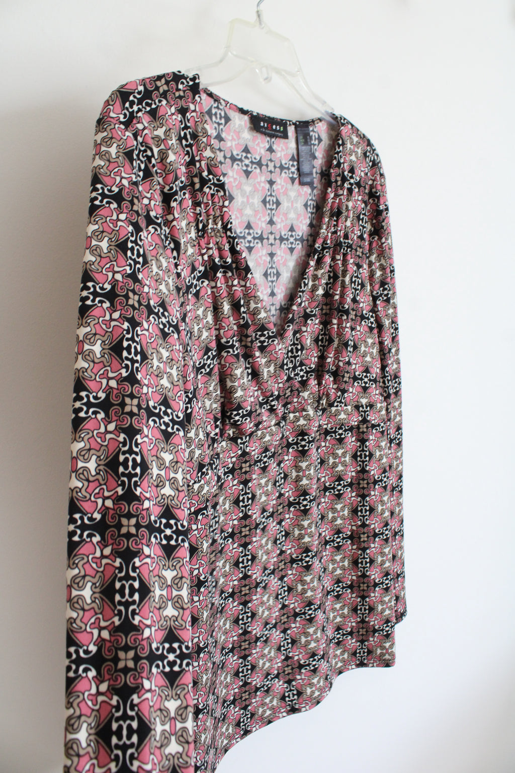 Axcess Black & Pink Patterned V-Neck Long Sleeved Top | XL