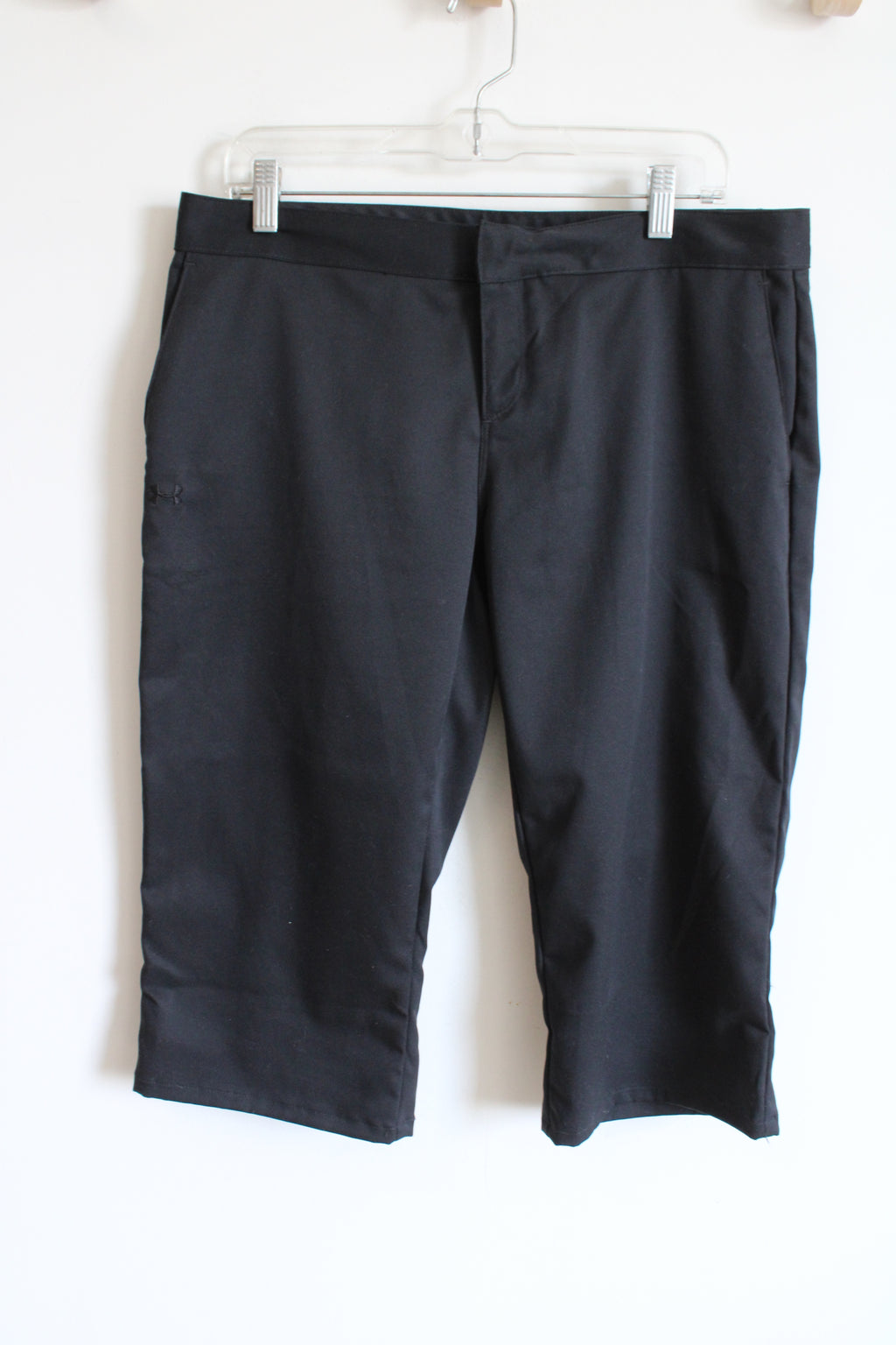 Under Armour Black Capri Pants | 12