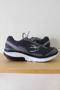 Gdefy Gravity Defyer Mighty Comfort Fit Walk Sneakers | Size 8.5