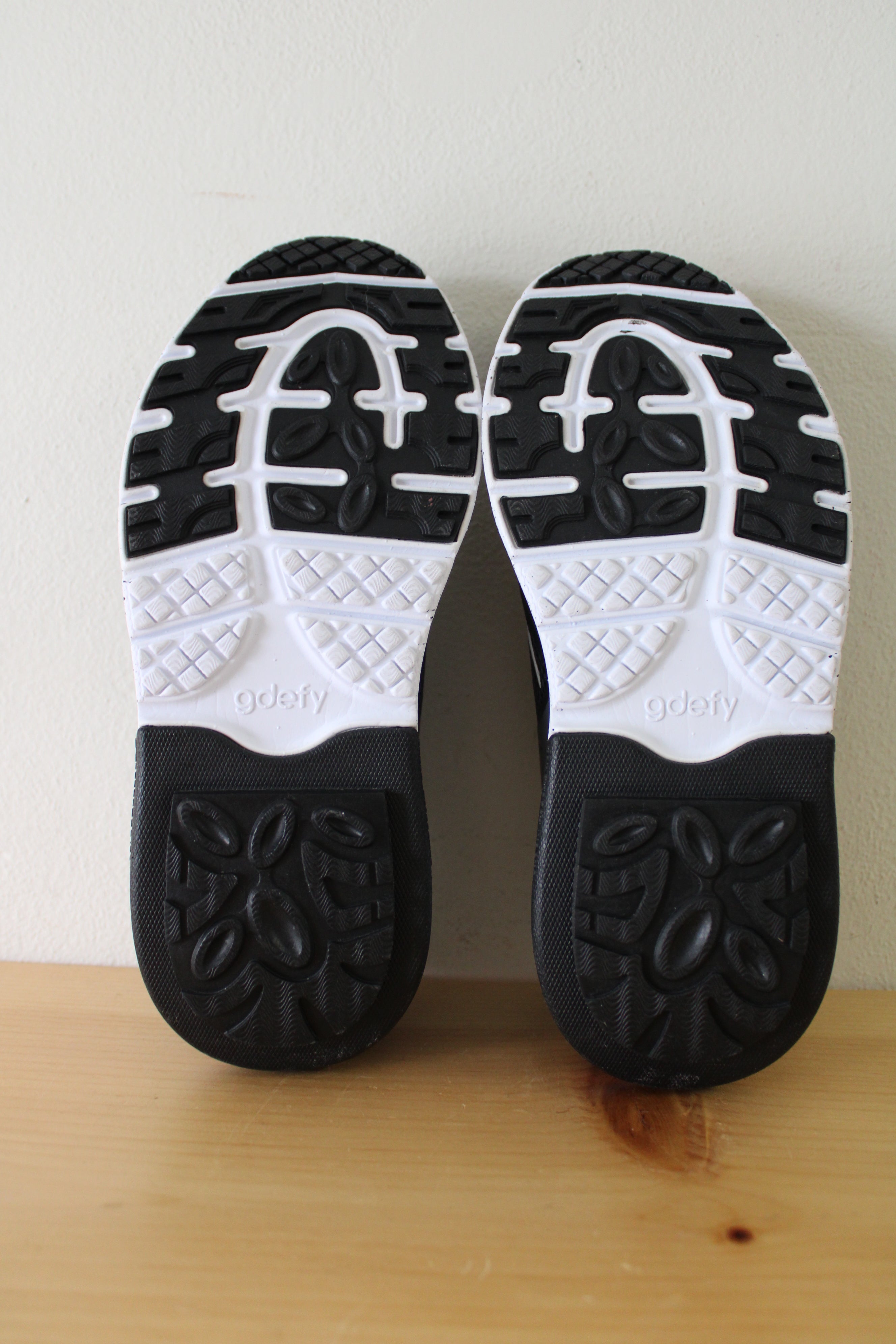 Gdefy Gravity Defyer Mighty Comfort Fit Walk Sneakers | Size 8.5