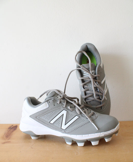 New Balance Gray & White Fastpitch Cleats | Size 6.5
