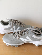New Balance Gray & White Fastpitch Cleats | Size 6.5