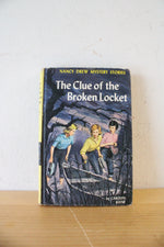 Nancy Drew Mystery Stories: The Clue Of The Broken Locket By Carolyn Keene
