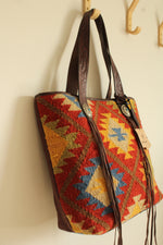 NEW Ariat Brynlee Aztec Concealed Carry Tote Bag