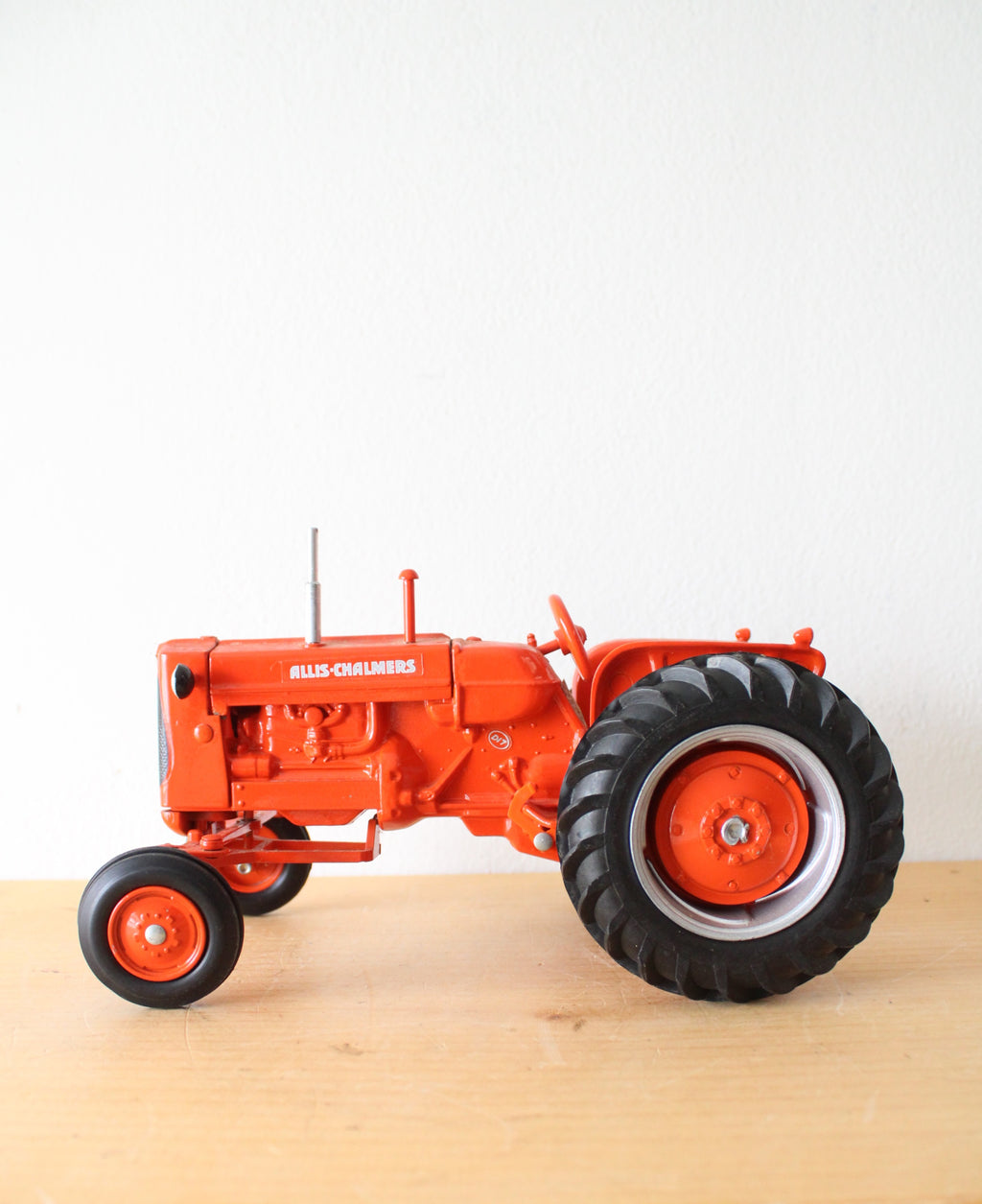 1/16 Allis-Chalmers Orange Diecast Tractor