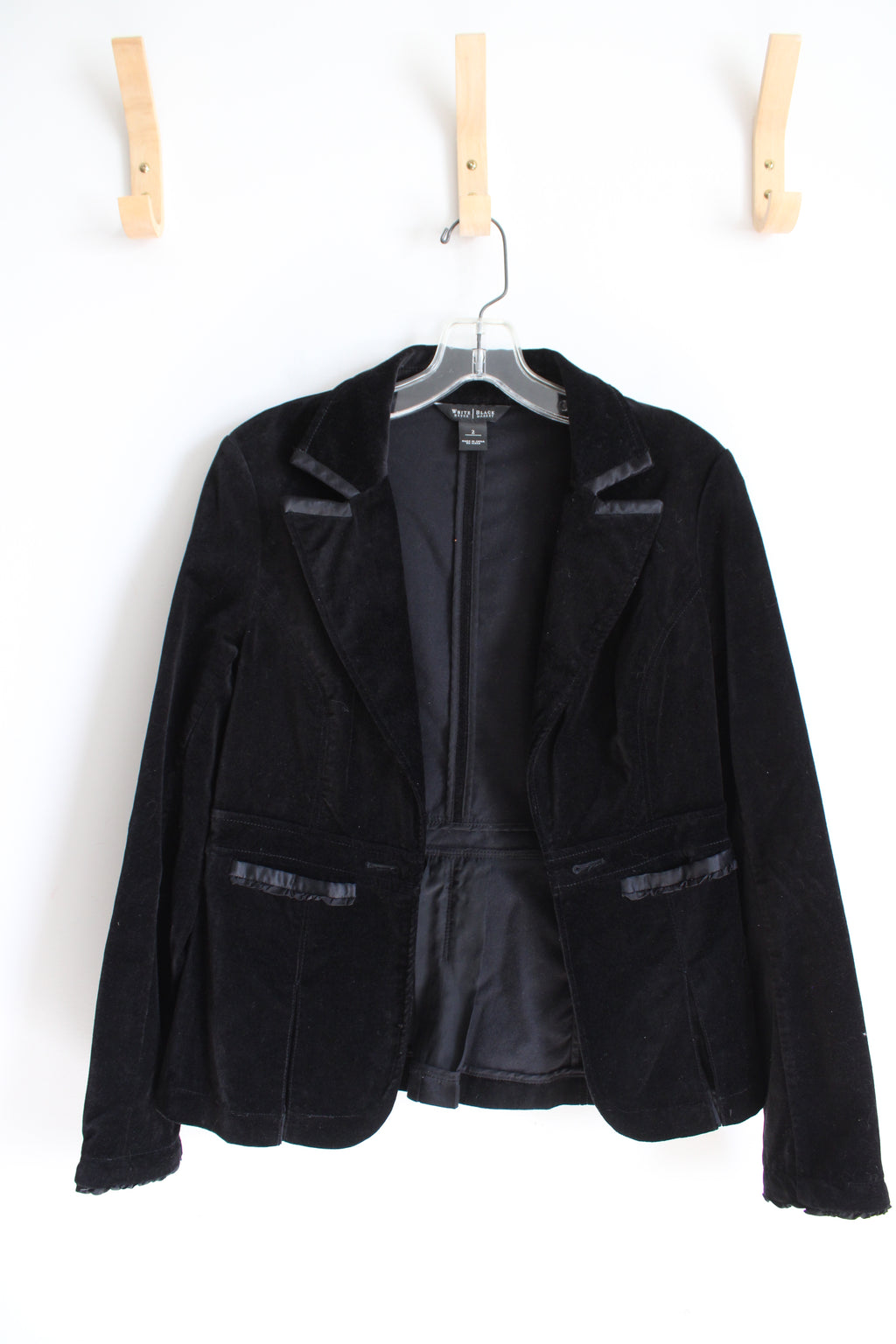 White House Black Market Black Velvet Blazer | 2