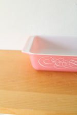 Vintage Pyrex Pink Scroll 575B 2 Quart Casserole Baking Dish