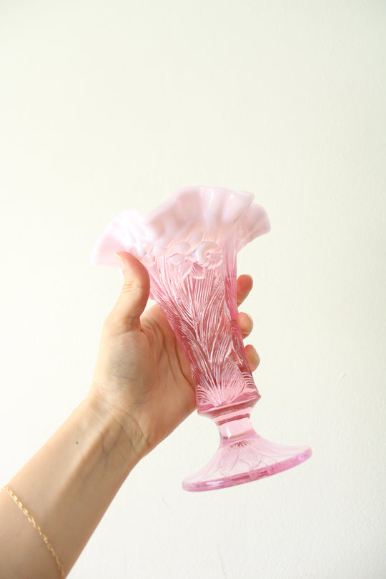 Fenton Empress Rose Footed Daffodil Ruffled Edge Vase