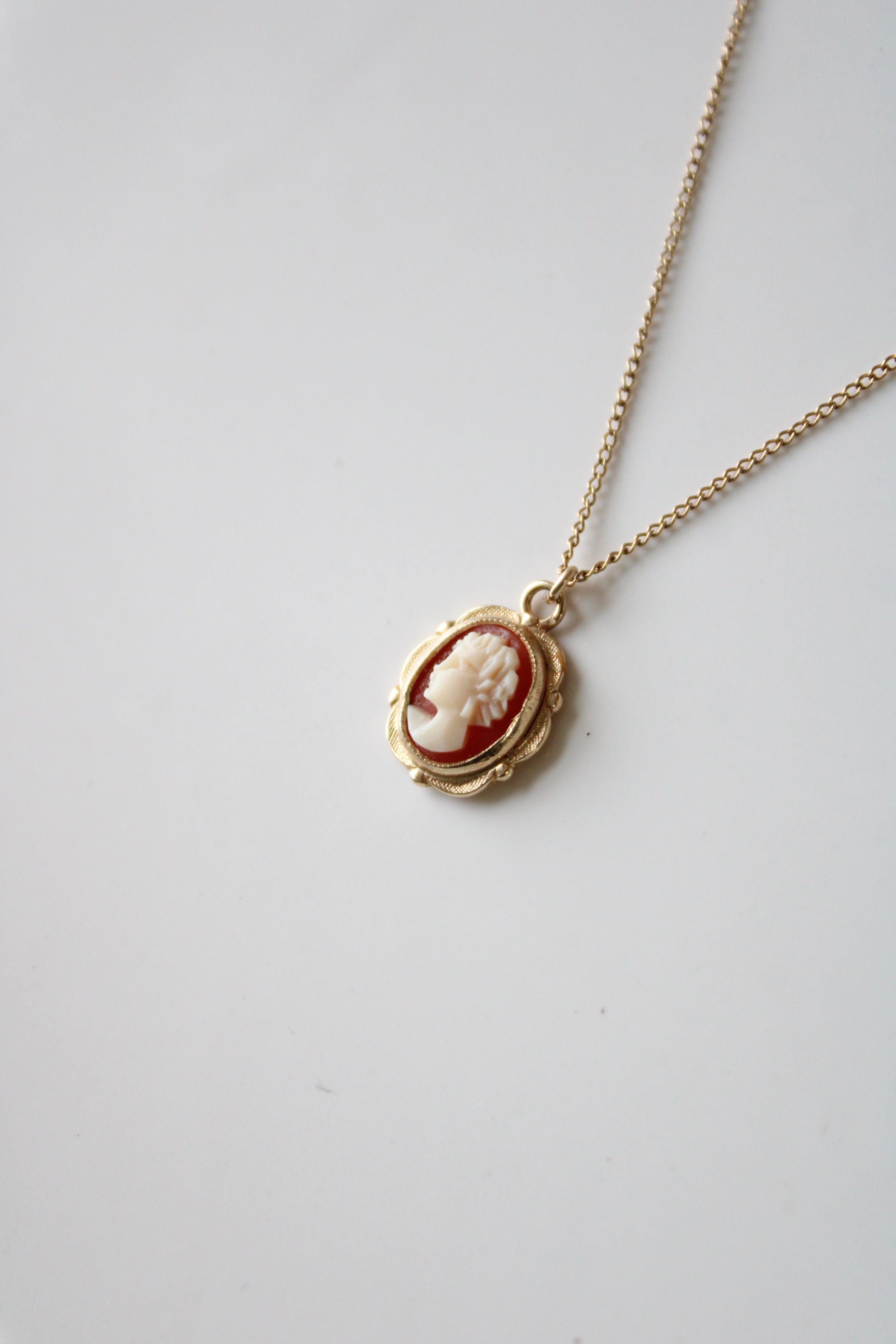 Vintage 14KT Yellow Gold Pink Cameo Necklace