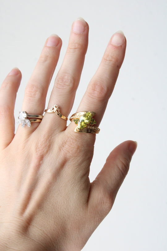 10KT Yellow Gold Marquise Cut Peridot Ring | Size 8