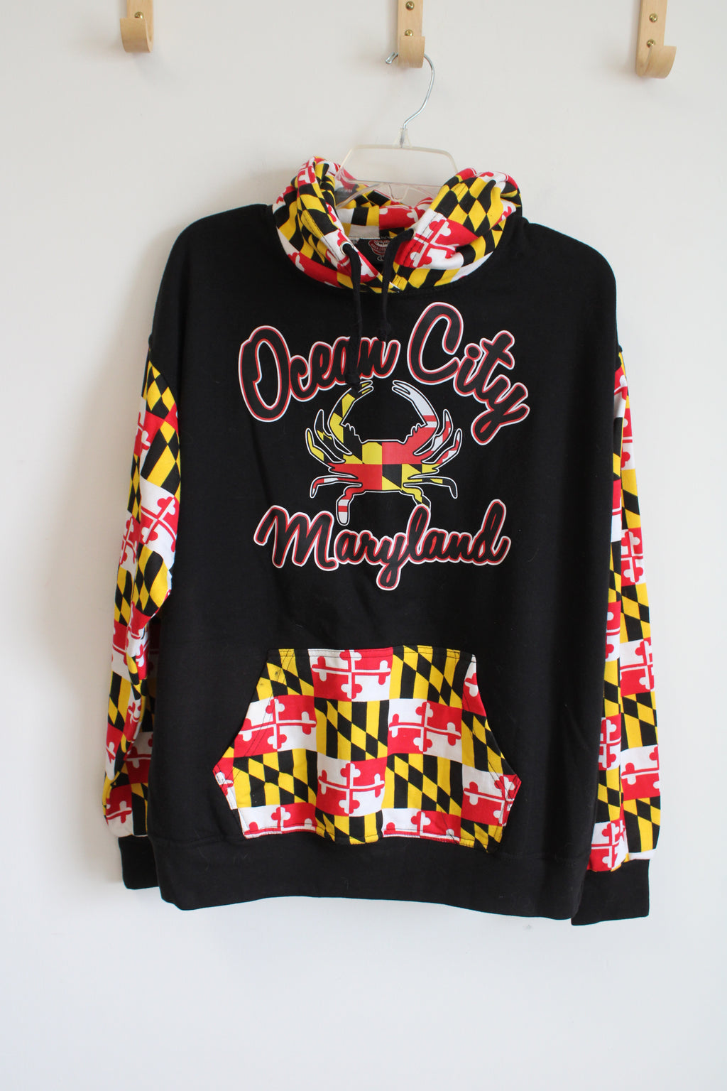 New York Area Code 212Ocean City Maryland Black Yellow Red Patterned Hoodie | L