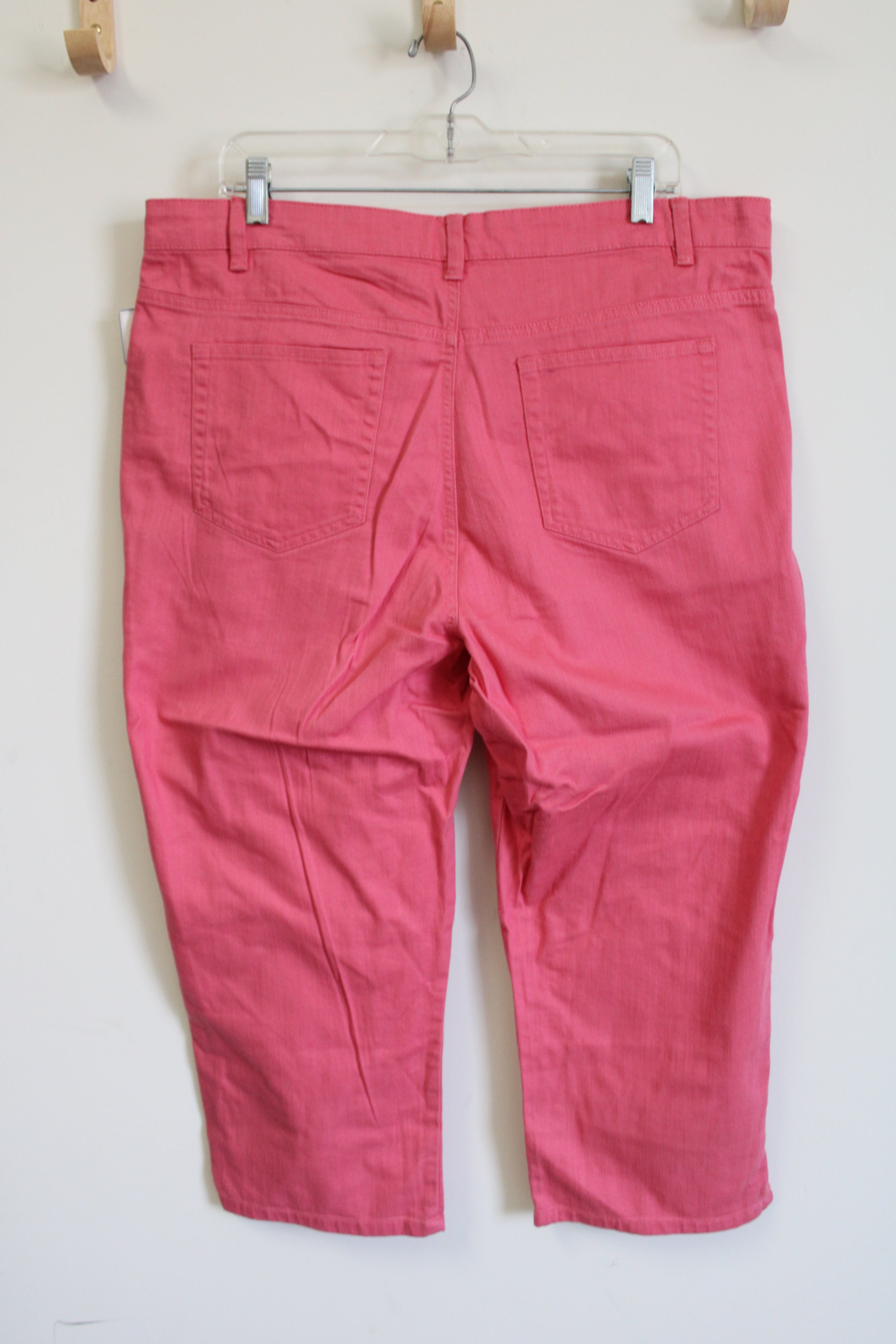 Jaclyn Smith Pink Denim Capri | 18