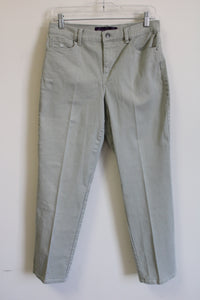 Gloria Vanderbilt Light Sage Green Amanda Jean | 8 Short