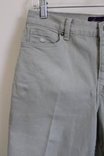 Gloria Vanderbilt Light Sage Green Amanda Jean | 8 Short