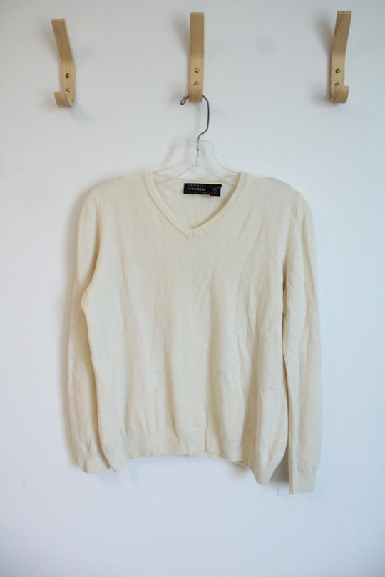 Carlucci Cashmere Cream V-Neck Sweater | M