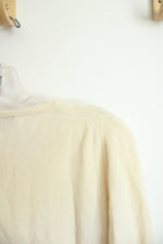 Carlucci Cashmere Cream V-Neck Sweater | M