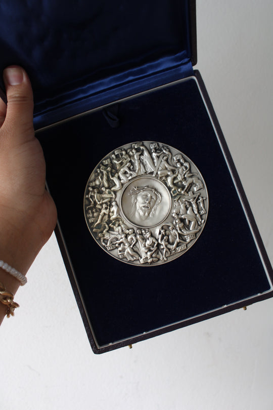 Pope Paul VI Jesus On The Cross Medal