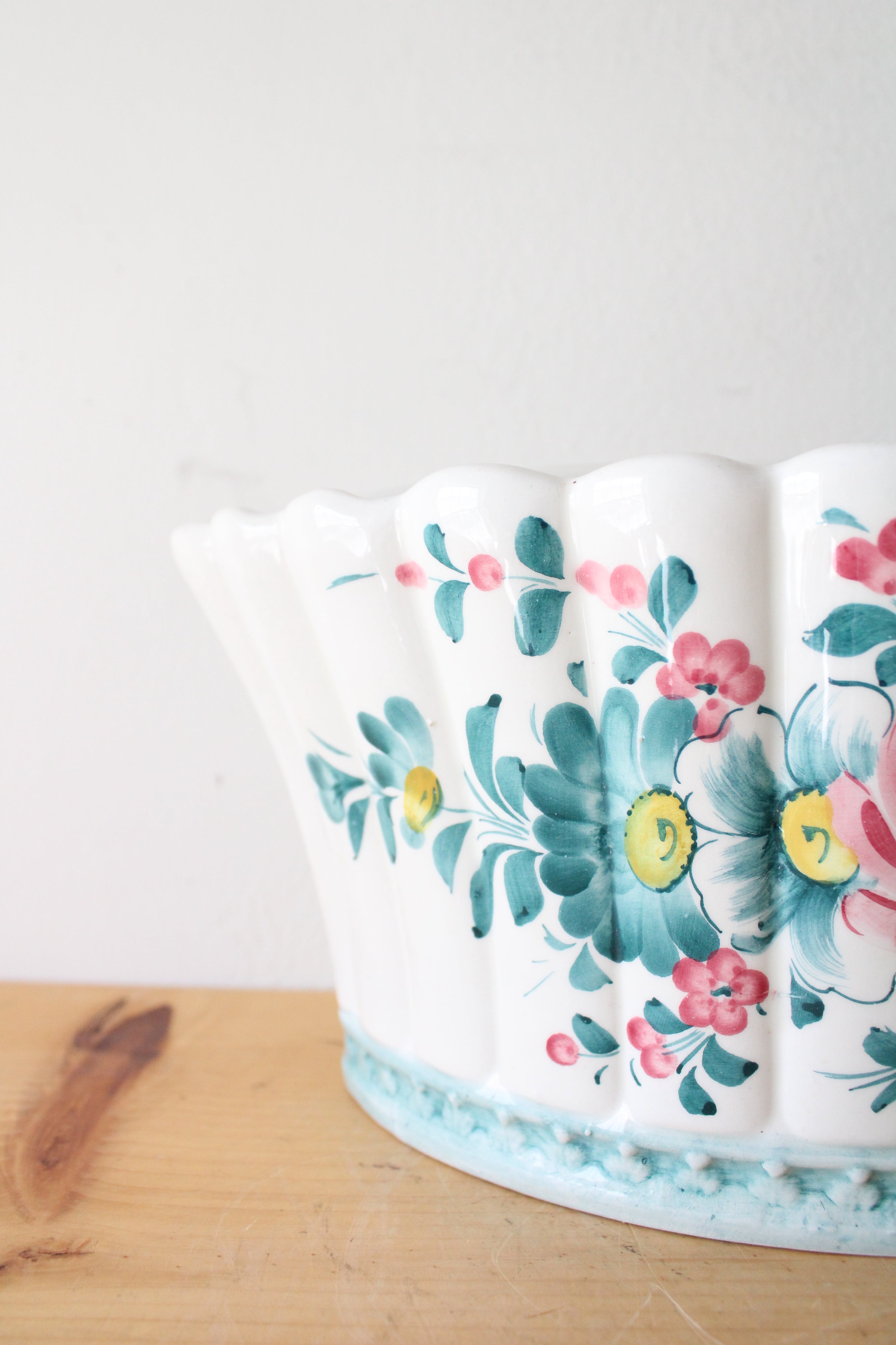 Spring Floral Scalloped Edge Wall Hanging Planter