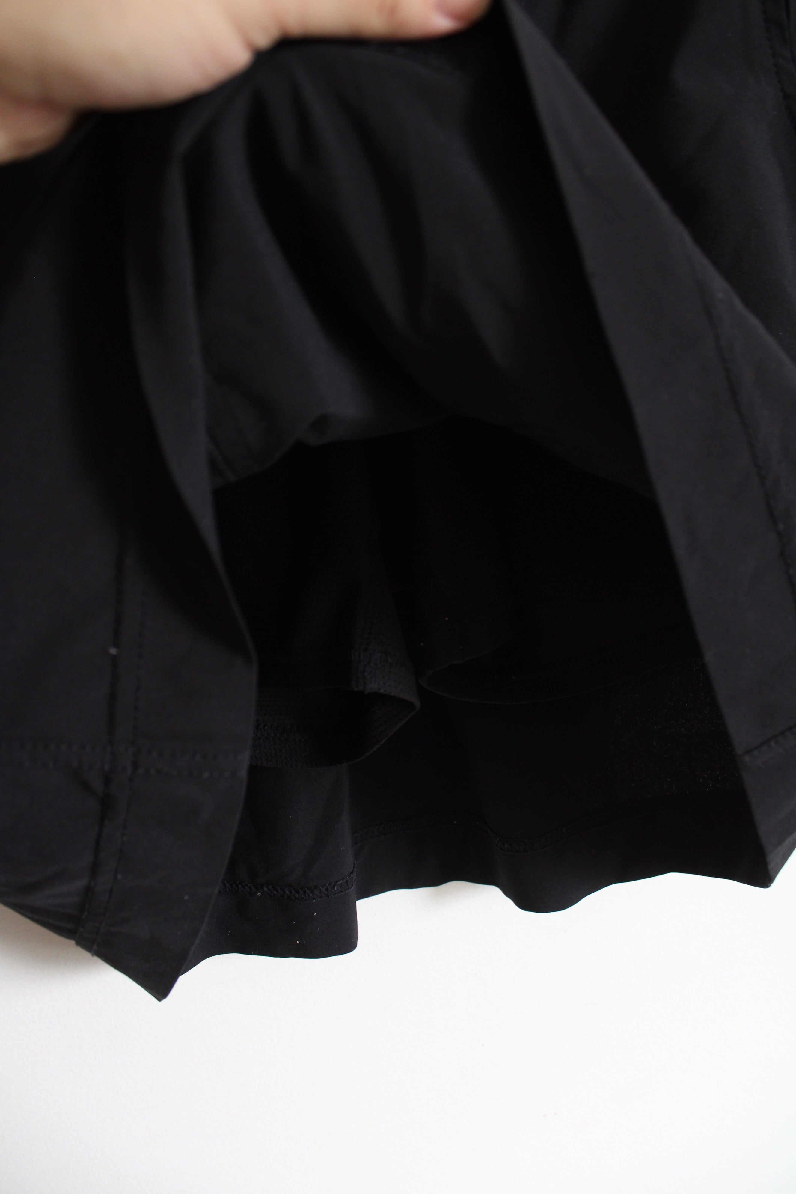 Athleta Chelsea Cargo Black Skort | 6