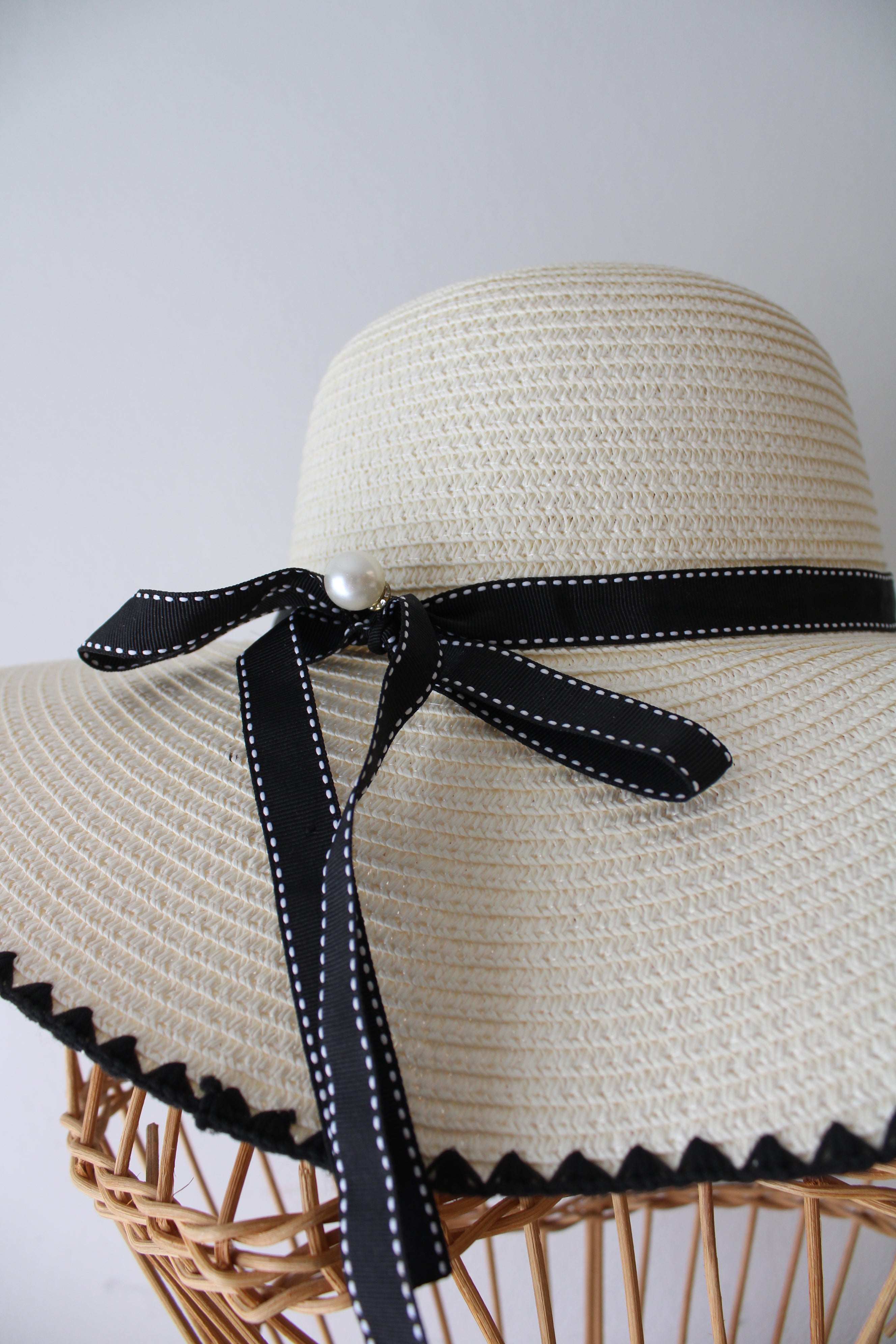 Lucky7 Cream Black Ribbon Pearl Floppy Sun Hat