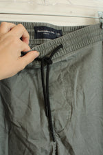 New Abercrombie and Fitch Gray Lightweight Drawstring Pant | XL