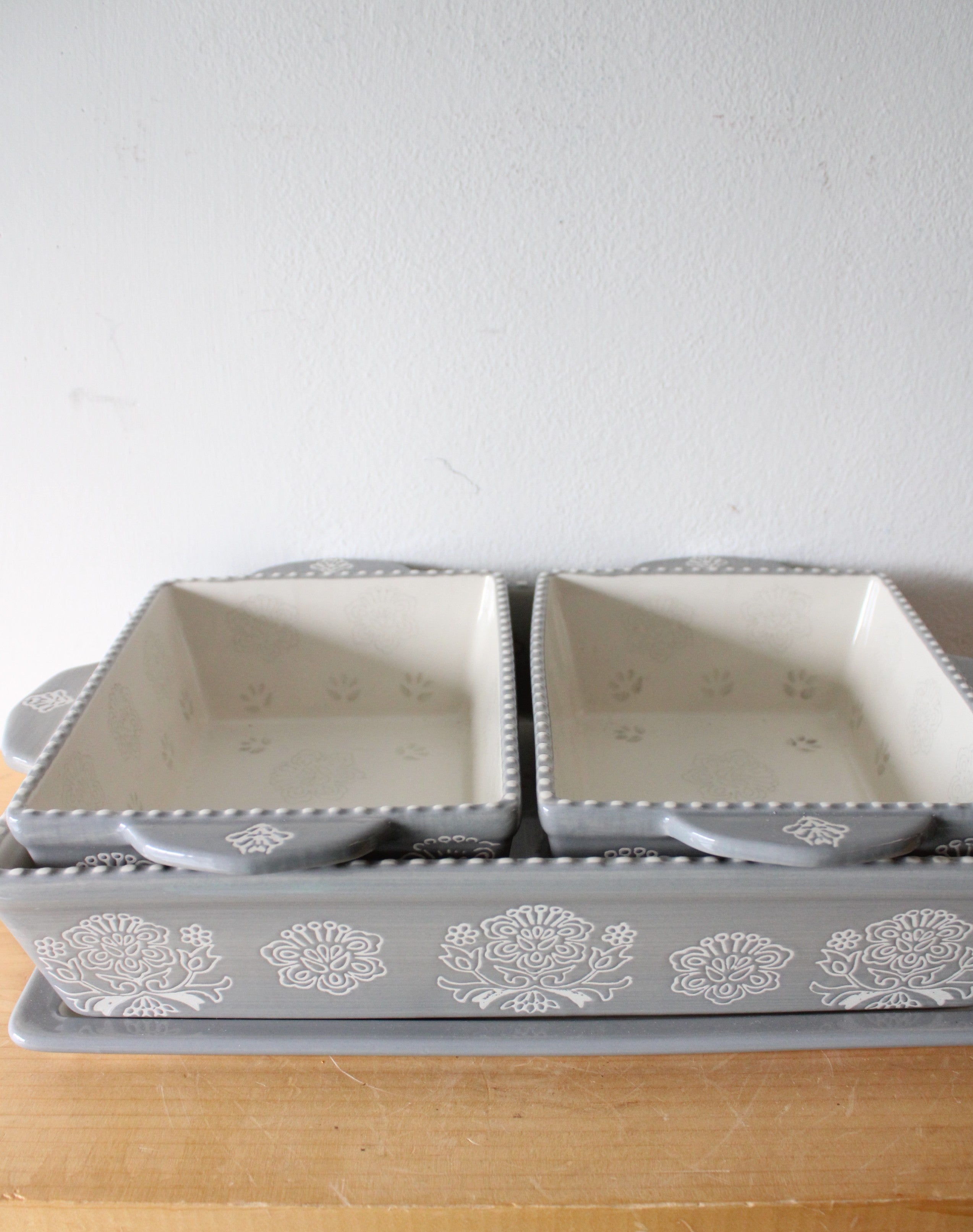 Berkley Jensen Gray Floral Bakeware Dish Set