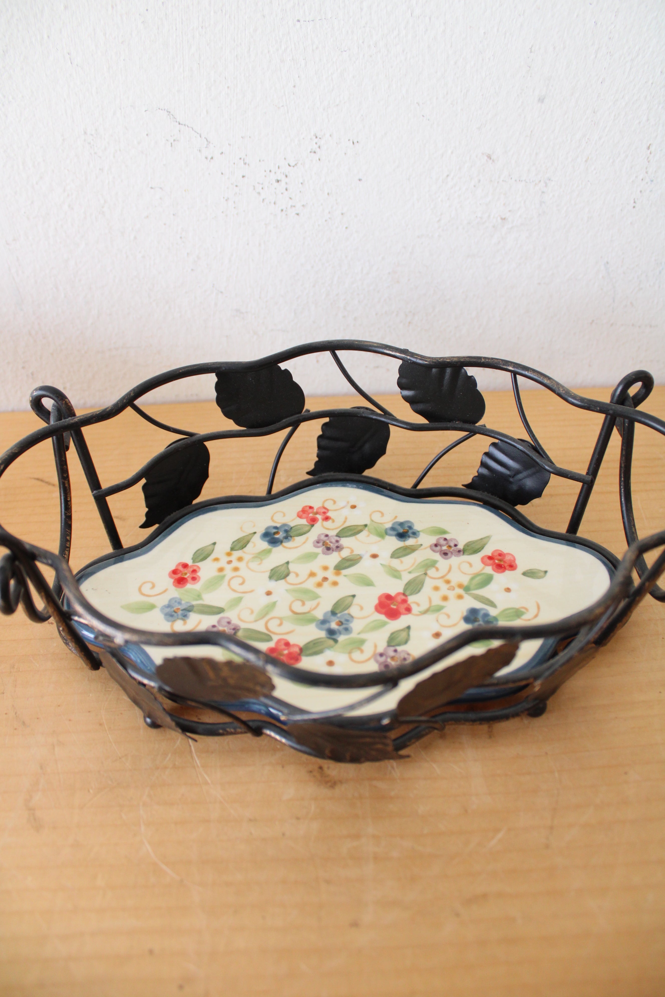 Tempations Blue Floral Ribbed Scalloped Edge Casserole Dish & Carrier