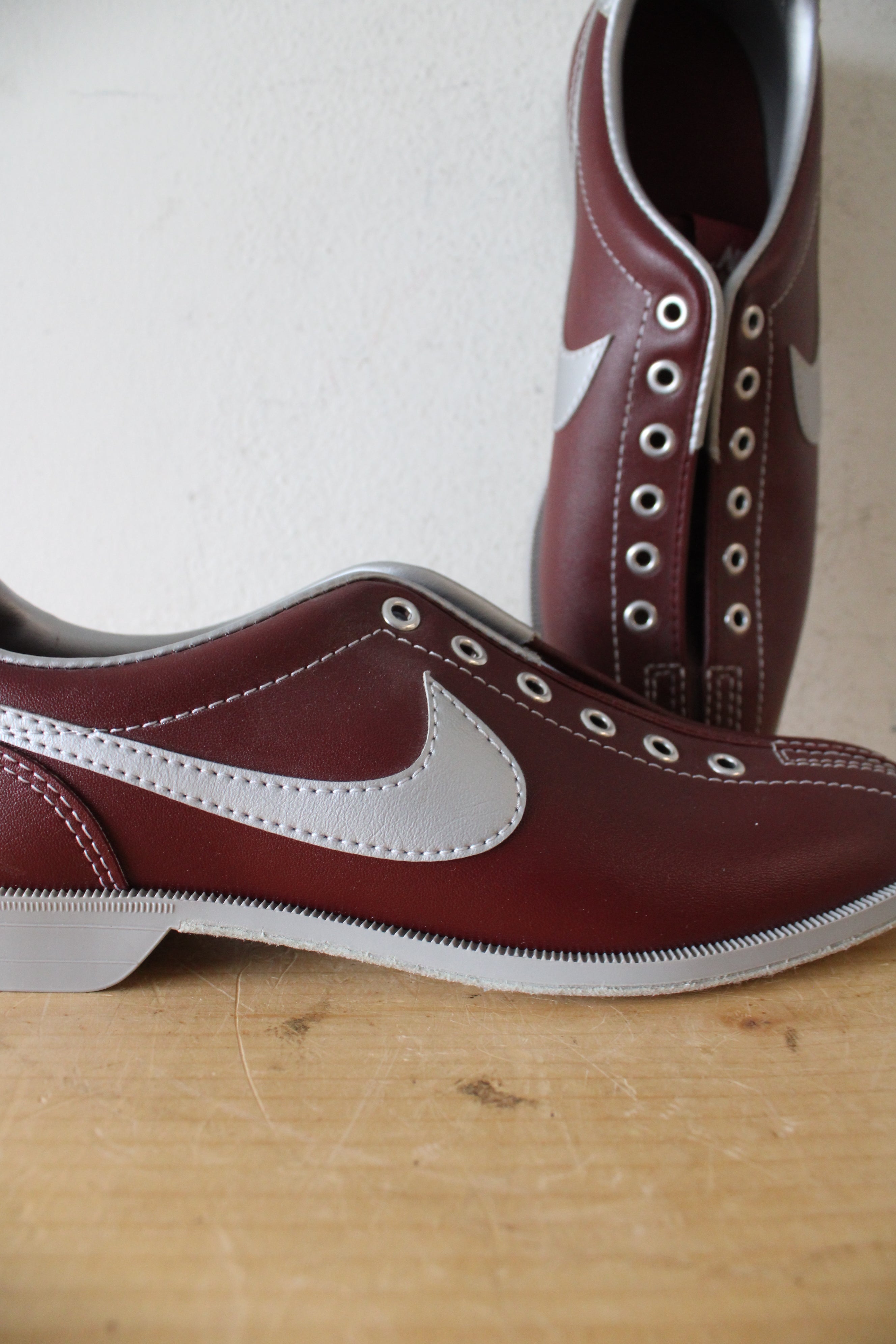 Vintage 1980s Nike Maroon Bowling Shoes | Size 7.5