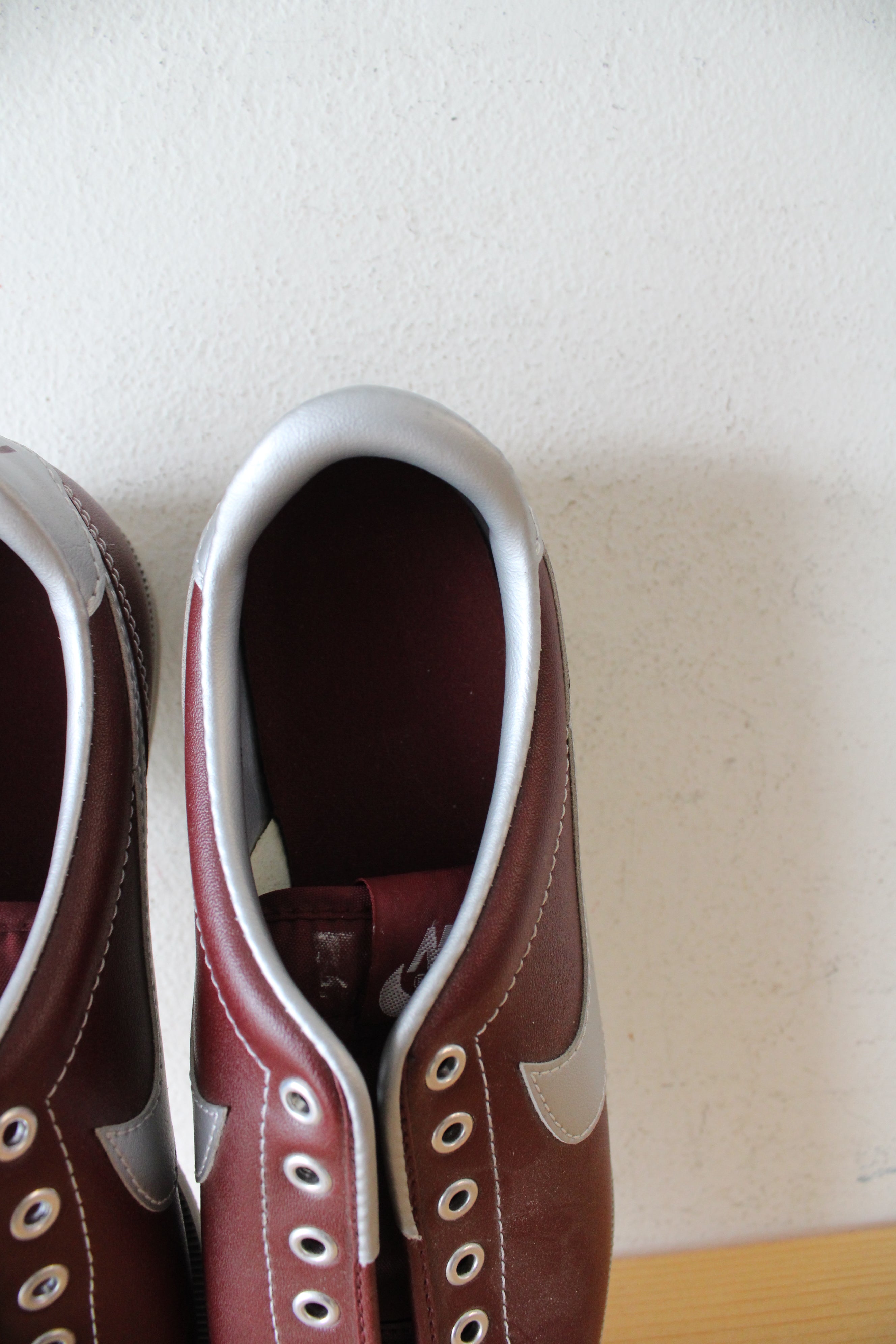 Vintage 1980s Nike Maroon Bowling Shoes | Size 7.5