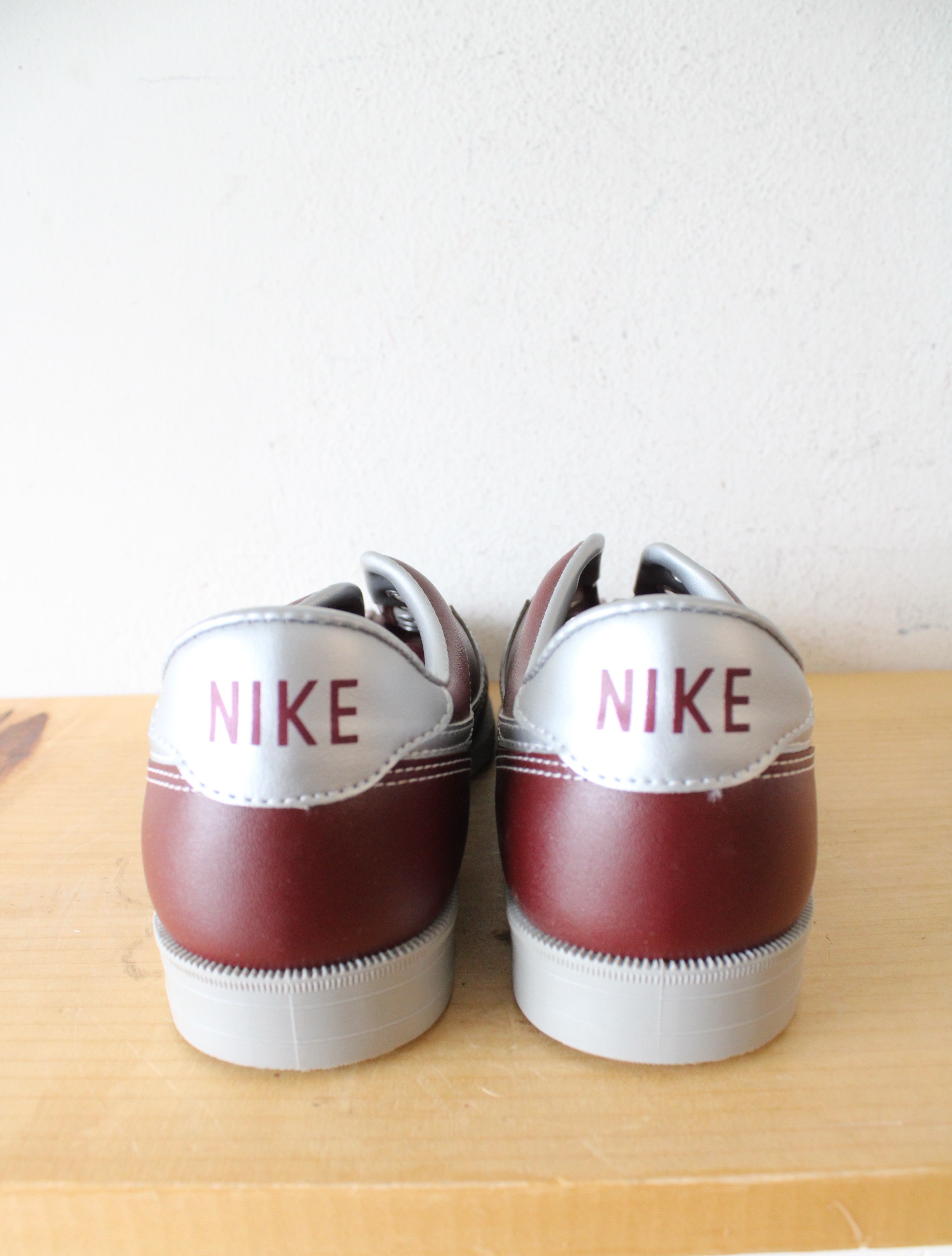 Vintage 1980s Nike Maroon Bowling Shoes | Size 7.5