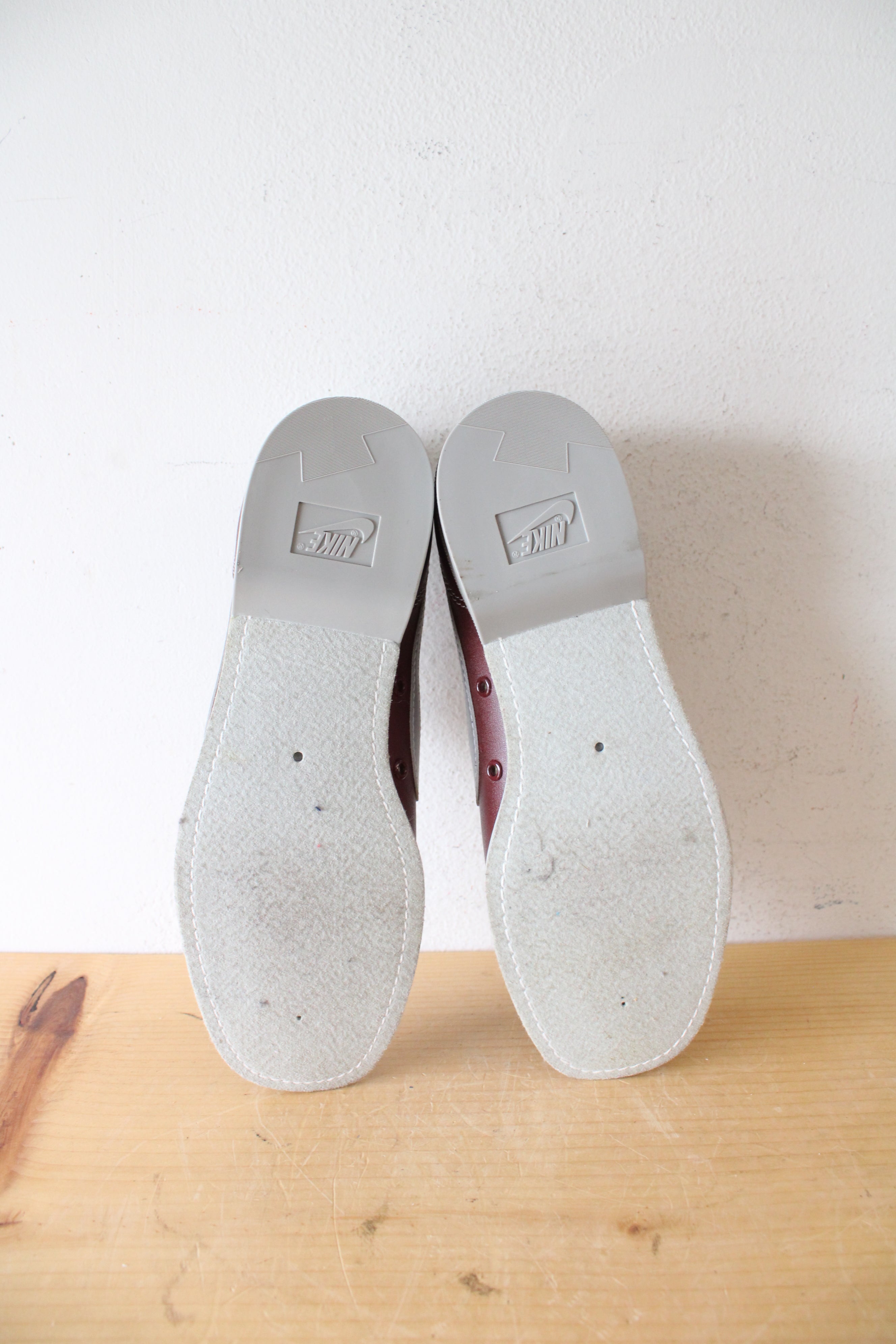 Vintage 1980s Nike Maroon Bowling Shoes | Size 7.5
