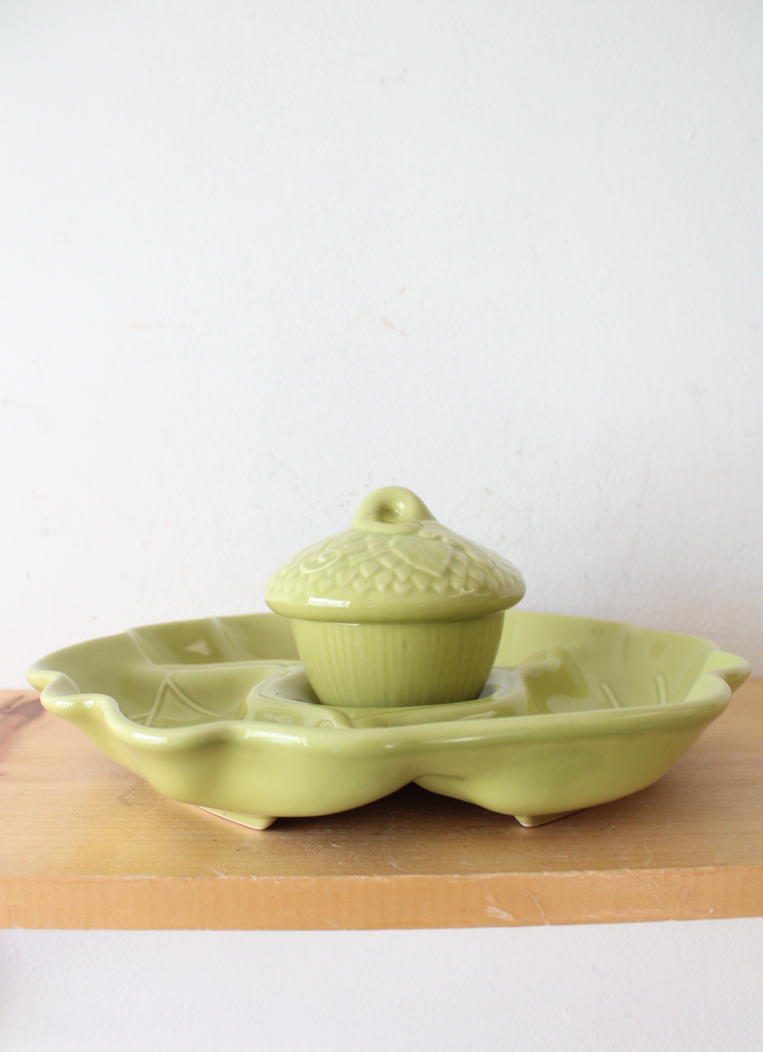 Pfaltzgraff Green Leaf & Acorn Chip & Dip Tray