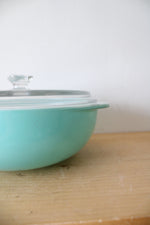 Pyrex #024 2 Quart Turquoise Covered Dish