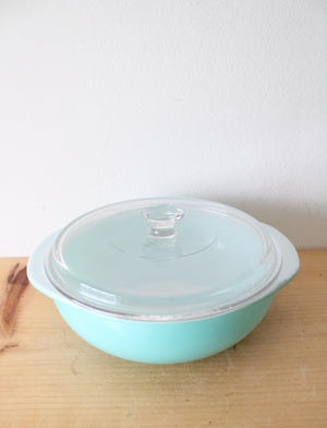 Pyrex #024 2 Quart Turquoise Covered Dish
